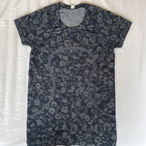 lululemon swiftly tech short sleeve size 8